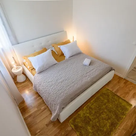 Apartman Yacht