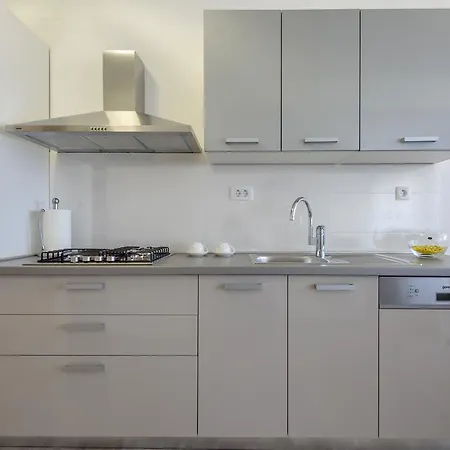 Apartman Yacht *